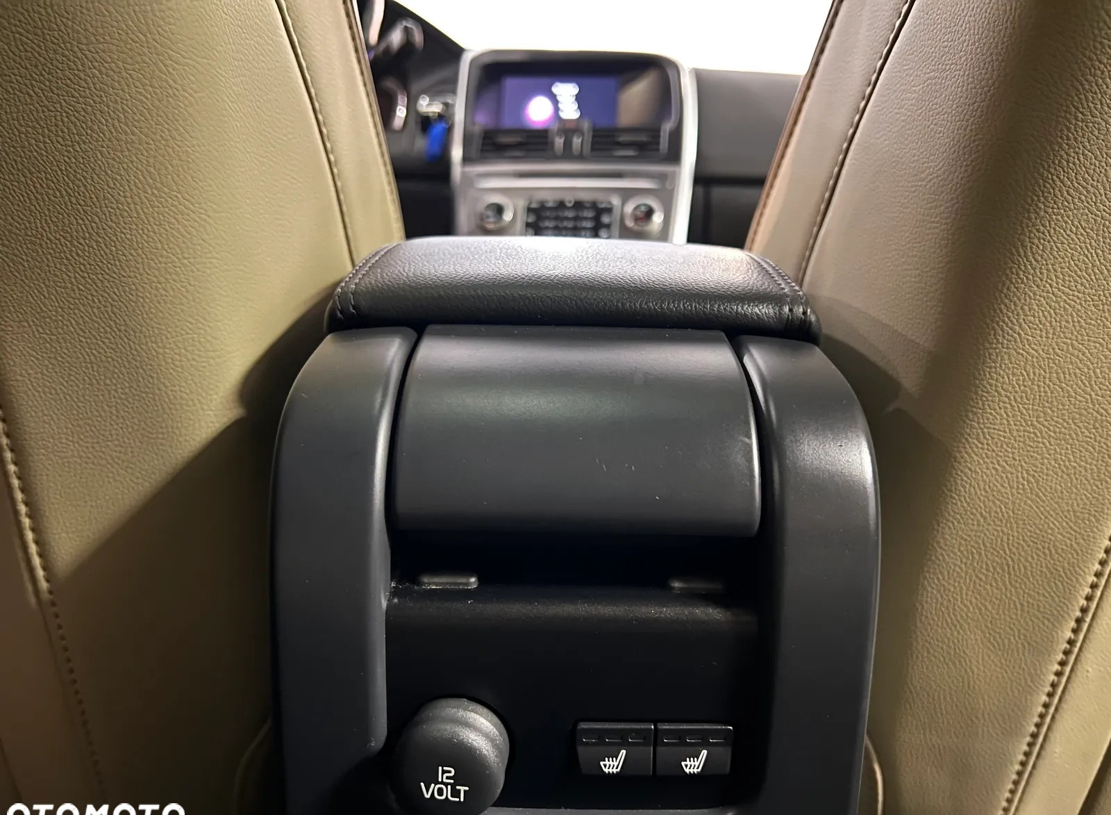 Volvo XC 60 cena 125700 przebieg: 162000, rok produkcji 2017 z Stawiszyn małe 172